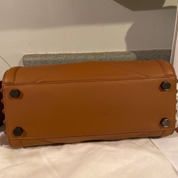 Alexandra Clancy Cognac Sullivan Tote Bag - Picture 4 of 11